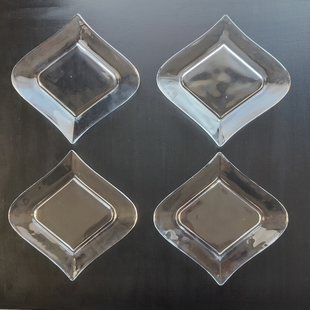 4 |  Clear Glass Cake Curvy Shaped Plates | 8 Inches
